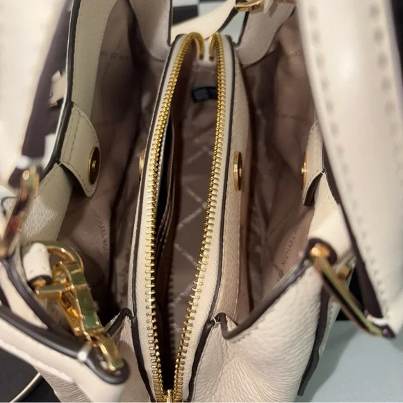 Micheal Kors arlo bag